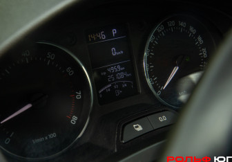 Подержанный автомобиль Skoda Rapid Liftback 2014 года (9 фото)