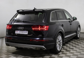 Подержанный автомобиль Audi Q7 2017 года (5 фото)