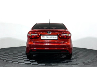 Подержанный автомобиль Kia Rio Sedan 2012 года (6 фото)