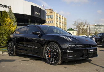 Подержанный автомобиль Zeekr 001 2023 года (3 фото)