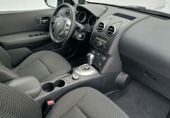 Подержанный автомобиль Nissan Qashqai 2009 года (9 фото)