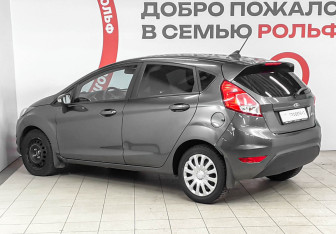 Подержанный автомобиль Ford Fiesta Hatchback 2018 года (6 фото)
