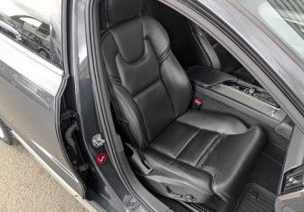 Подержанный автомобиль Volvo S90 2017 года (24 фото)