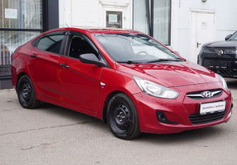 Подержанный автомобиль Hyundai Solaris Sedan 2011 года (3 фото)