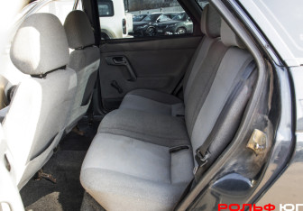 Подержанный автомобиль LADA (ВАЗ) 2112 2007 года (8 фото)