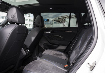 Подержанный автомобиль Volkswagen Tiguan 2025 года (17 фото)