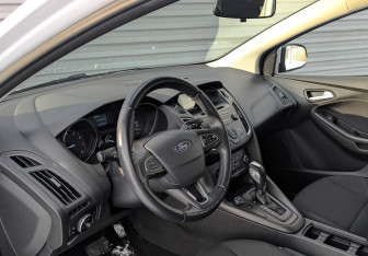 Подержанный автомобиль Ford Focus Hatchback 2018 года (16 фото)