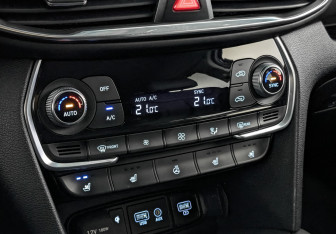 Подержанный автомобиль Hyundai Santa Fe 2019 года (20 фото)