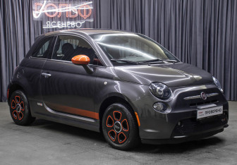 Подержанный автомобиль Fiat 500 Hatchback 2017 года (3 фото)