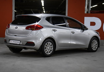 Подержанный автомобиль Kia Ceed Hatchback 2013 года (5 фото)