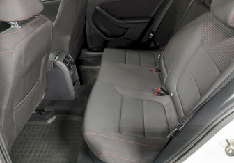 Подержанный автомобиль Volkswagen Jetta Sedan 2017 года (15 фото)