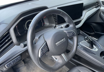 Подержанный автомобиль Haval F7 2022 года (14 фото)