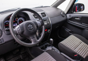 Подержанный автомобиль Suzuki SX4 Hatchback 2010 года (9 фото)