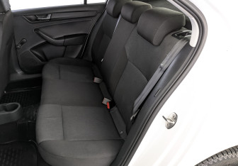 Подержанный автомобиль Skoda Rapid Liftback 2019 года (18 фото)