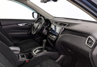 Подержанный автомобиль Nissan X-Trail 2016 года (13 фото)