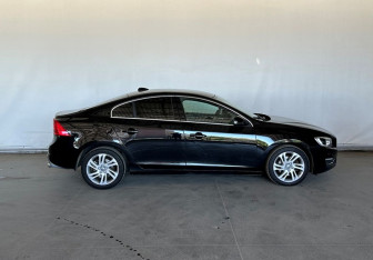 Подержанный автомобиль Volvo S60 2017 года (8 фото)