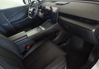 Подержанный автомобиль Omoda C7 2025 года (9 фото)