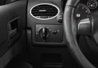 Подержанный автомобиль Ford Focus Wagon 2006 года (8 фото)