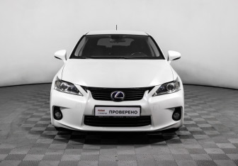 Подержанный автомобиль Lexus CT 2013 года (2 фото)