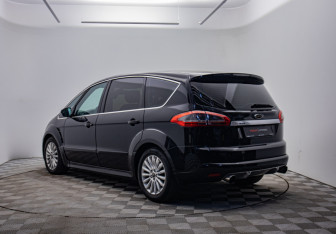 Подержанный автомобиль Ford S-MAX 2011 года (7 фото)