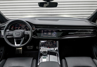 Подержанный автомобиль Audi Q7 2024 года (14 фото)
