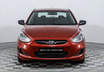 Подержанный автомобиль Hyundai Solaris Sedan 2012 года (2 фото)