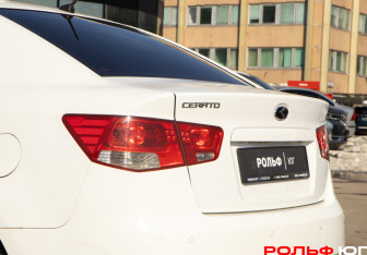 Подержанный автомобиль Ford Focus Sedan 2006 года (23 фото)