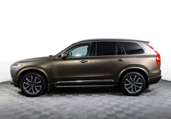 Подержанный автомобиль Volvo XC90 2018 года (8 фото)