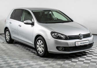 Подержанный автомобиль Volkswagen Golf Hatchback 2011 года (3 фото)