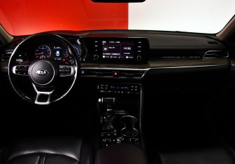 Подержанный автомобиль Kia K5 2020 года (9 фото)