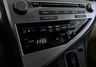 Подержанный автомобиль Lexus RX 2011 года (27 фото)