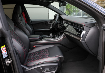 Подержанный автомобиль Audi SQ8 2022 года (10 фото)