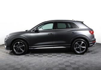 Подержанный автомобиль Audi Q3 2021 года (8 фото)