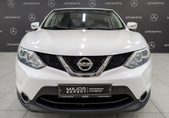 Подержанный автомобиль Nissan Qashqai 2015 года (2 фото)