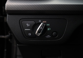 Подержанный автомобиль Audi Q5 2025 года (22 фото)