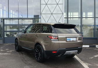 Подержанный автомобиль Land Rover Range Rover Sport 2015 года (7 фото)