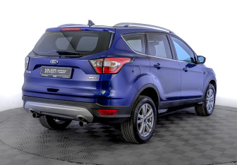 Подержанный автомобиль Ford Kuga 2018 года (5 фото)