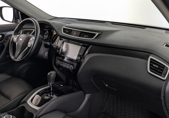 Подержанный автомобиль Nissan X-Trail 2018 года (13 фото)