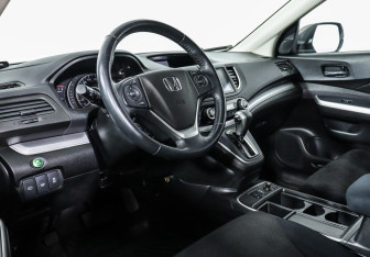 Подержанный автомобиль Honda CR-V 2015 года (7 фото)