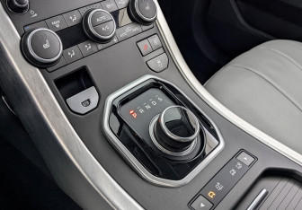 Подержанный автомобиль Land Rover Range Rover Evoque 2018 года (21 фото)