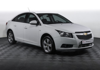 Подержанный автомобиль Chevrolet Cruze Sedan 2012 года (3 фото)