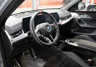Подержанный автомобиль BMW X2 2024 года (16 фото)