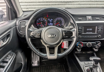 Подержанный автомобиль Kia Rio Hatchback 2021 года (21 фото)