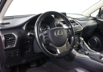 Подержанный автомобиль Lexus NX 2016 года (13 фото)
