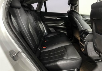 Подержанный автомобиль BMW X6 2016 года (14 фото)