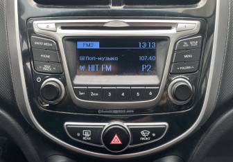 Подержанный автомобиль Hyundai Solaris Sedan 2015 года (15 фото)