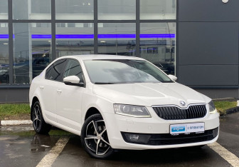 Подержанный автомобиль Skoda Octavia Liftback 2013 года (3 фото)
