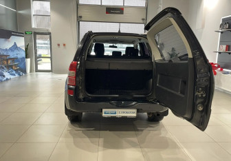 Подержанный автомобиль Suzuki Grand Vitara 2009 года (7 фото)