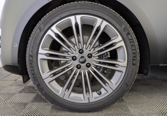 Подержанный автомобиль Land Rover Range Rover 2024 года (12 фото)