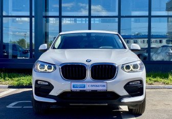 Подержанный автомобиль BMW X4 2019 года (2 фото)